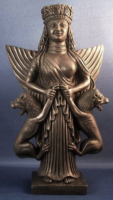 تمثال يصور الإلهة الفارسية القديمة آناهيتا، يعود للقرن الخامس قبل الميلاد، و يوجد حاليا بالمتحف البريطاني. 